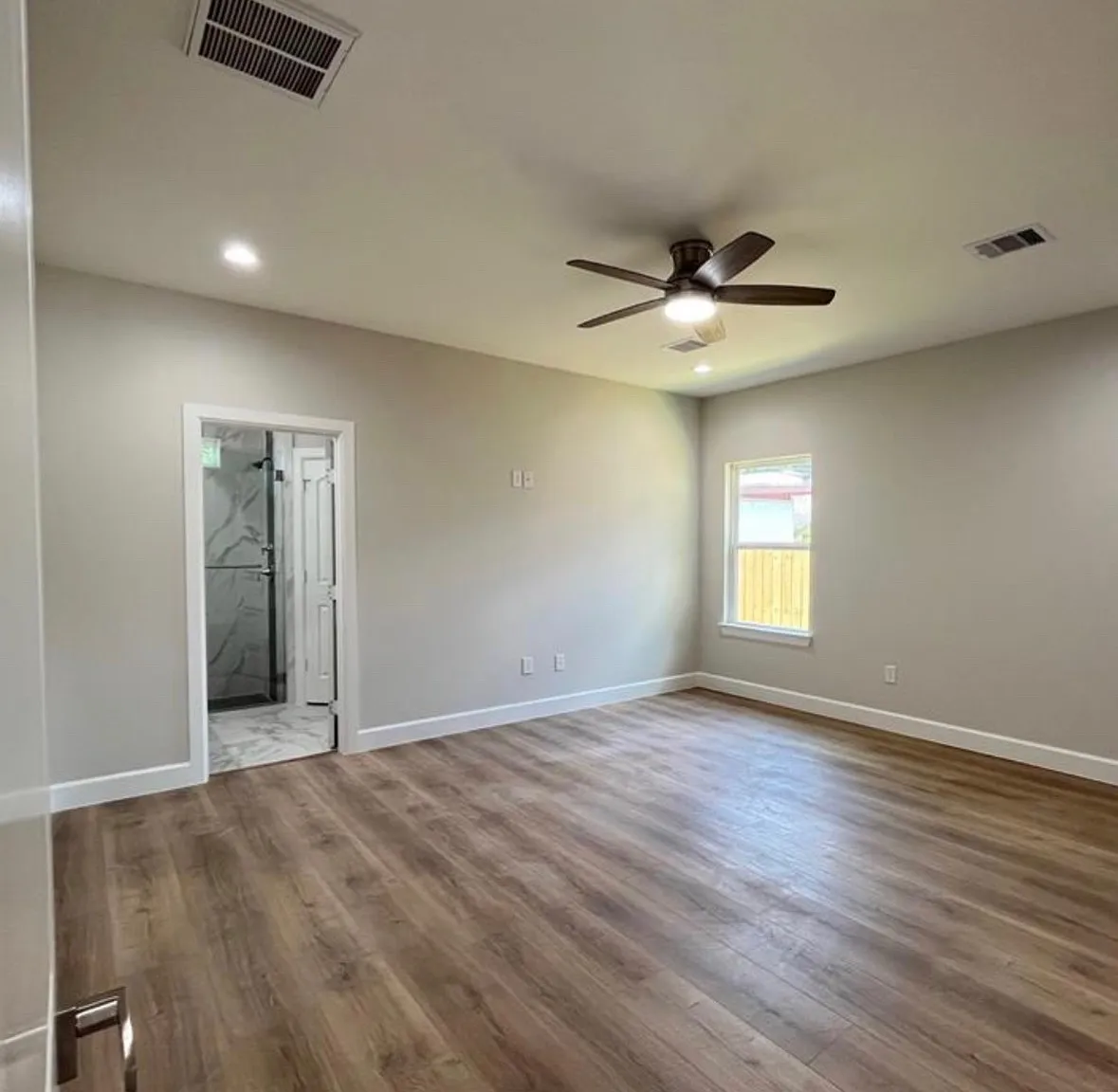 4 bed, 2355 sqft, $1,150 — Photo 4