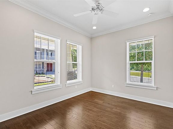 5th image of 1569 Resolute St