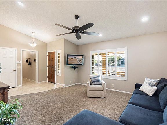 5th image of 7538 W DAHLIA Drive