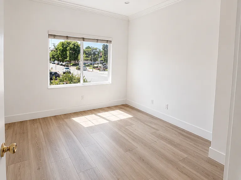 8000 Rose St — Photo 8