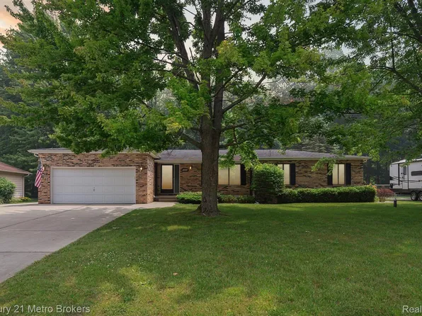 10328 Rene Dr, Clio, MI 48420