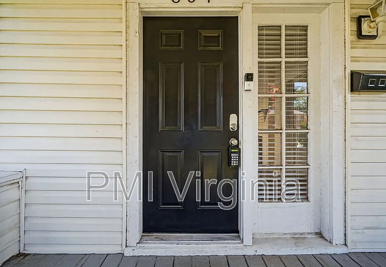 864 W 36th St — Photo 4
