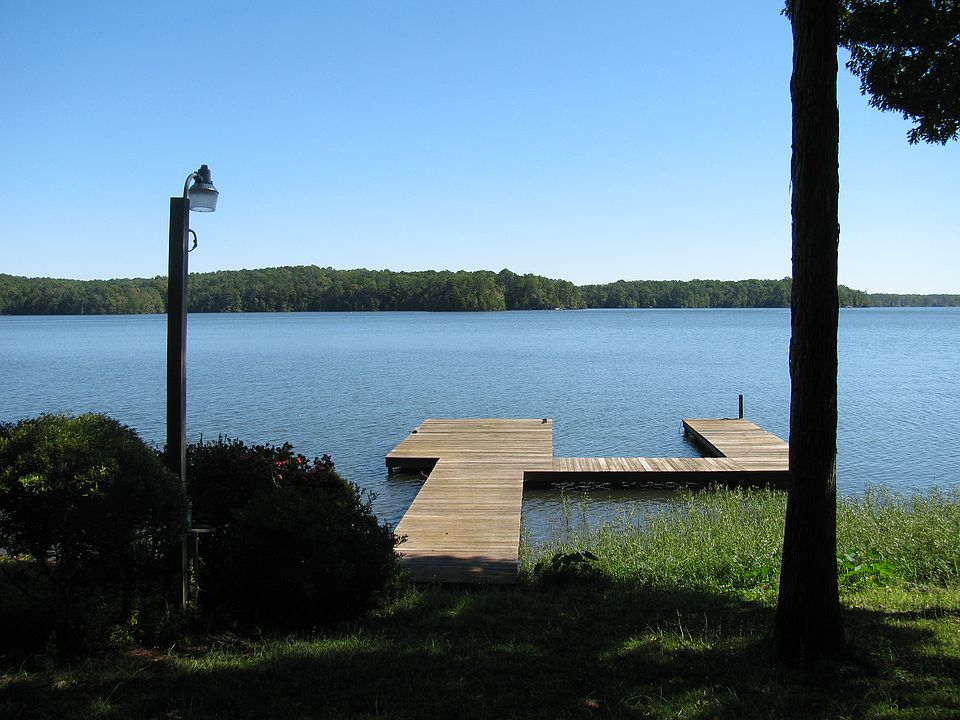 1st image of 131D Long Shoals Dr NE