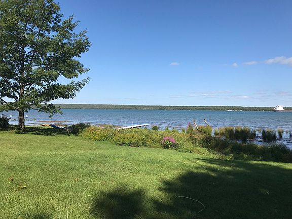 3rd image of 6907 Scenic Dr