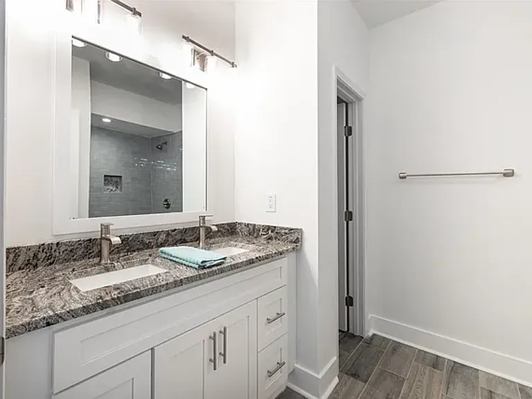1267 Graymont Dr SW — Photo 32
