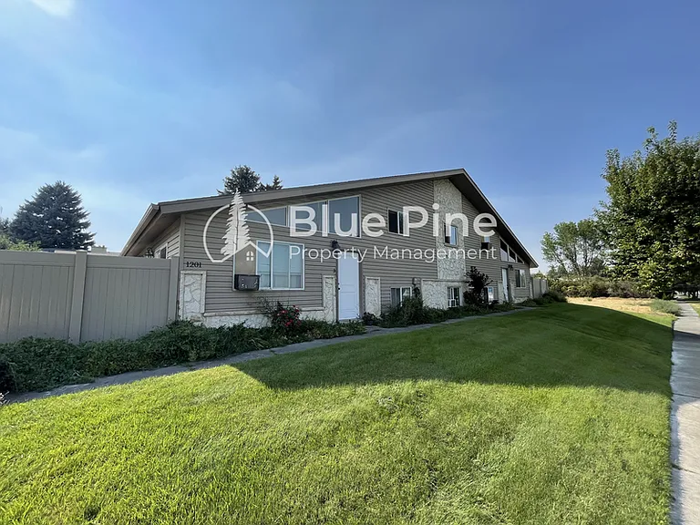 1201 N Skyline Dr #2 — Photo 1