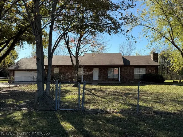 1349 Eastgate Est, Van Buren, AR 72956