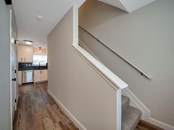 3rd image of 453 N Garfield Ave