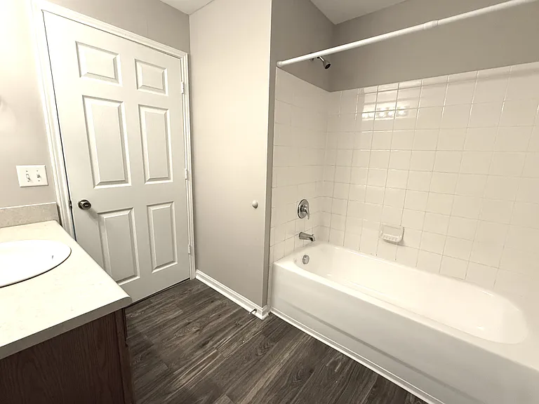 Crossland Place Apartments — Photo 19