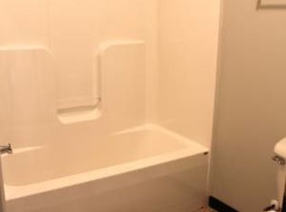 351 E Roosevelt Cir, Mankato, MN 56001