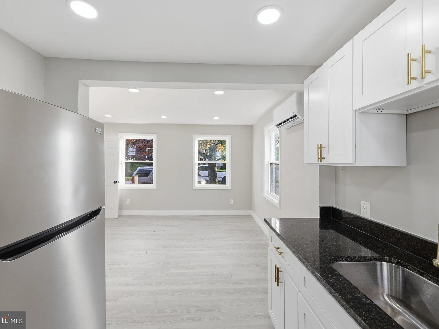 500 Baltic Ave — Photo 4
