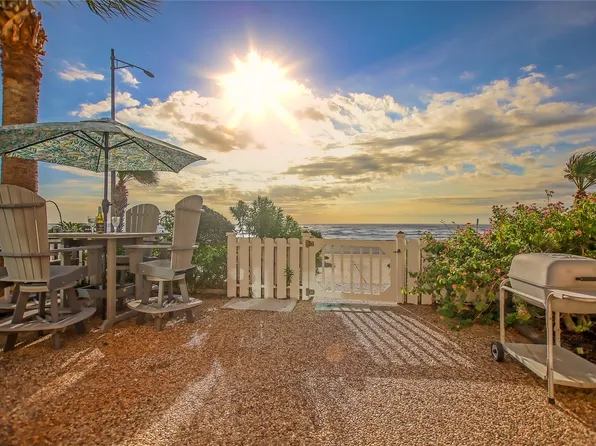 8316 Seawall Blvd APT 5, Galveston, TX 77554