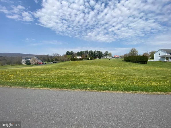 26 Aristes Rd, Ringtown, PA 17967