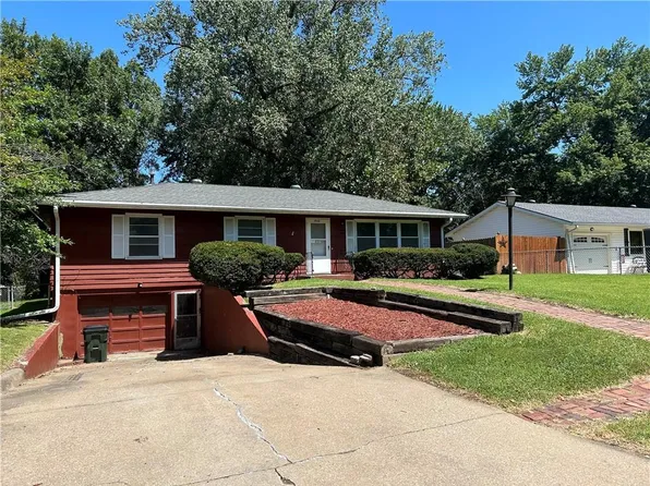 1940 Pottawatomie St, Leavenworth, KS 66048