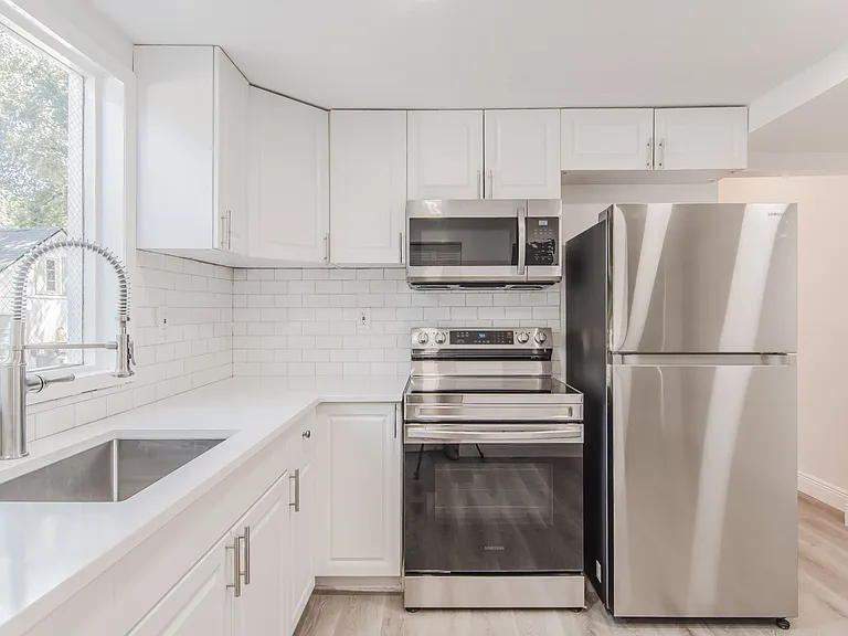 1119 S Mills Ave #A — Photo 16