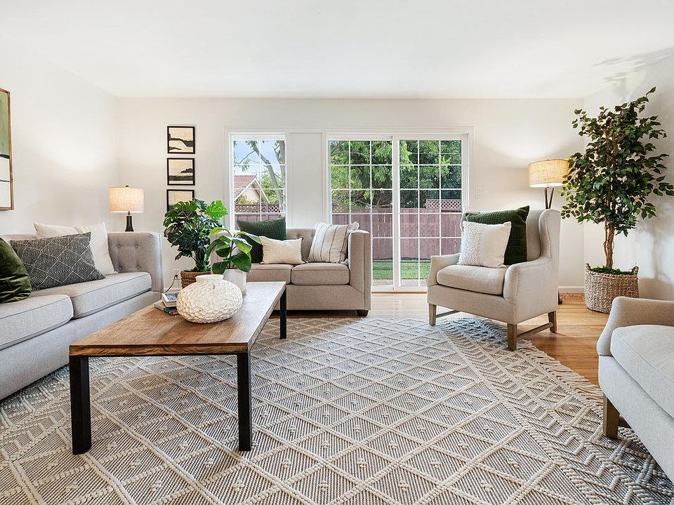 1st image of 807 Iris Ave