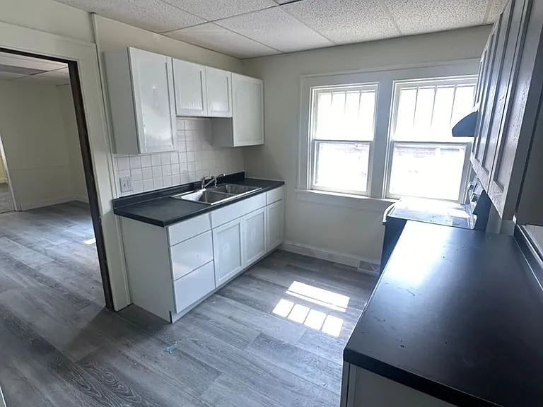 1709 S 5th St — Photo 3