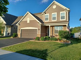 133 S Pointe Ave, South Elgin, IL 60177