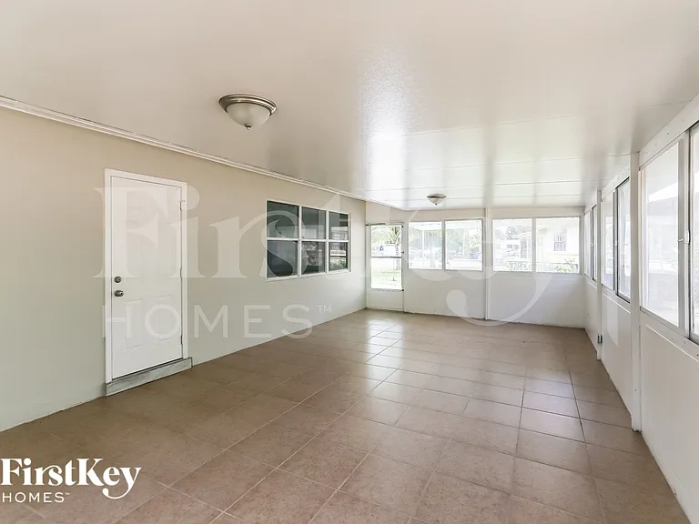1101 NW 18th St — Photo 10