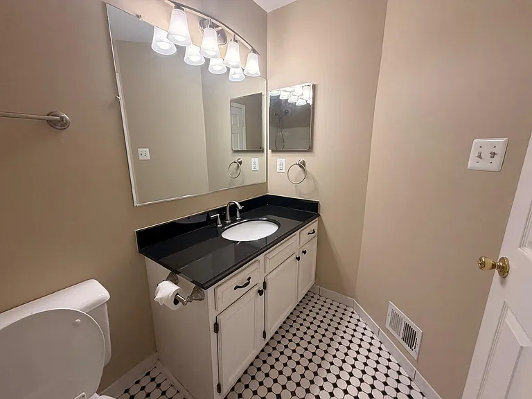 434 Lilac Ter NE — Photo 26
