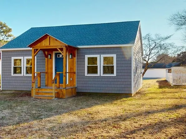 24318 Gertrude St, Parksley, VA 23421