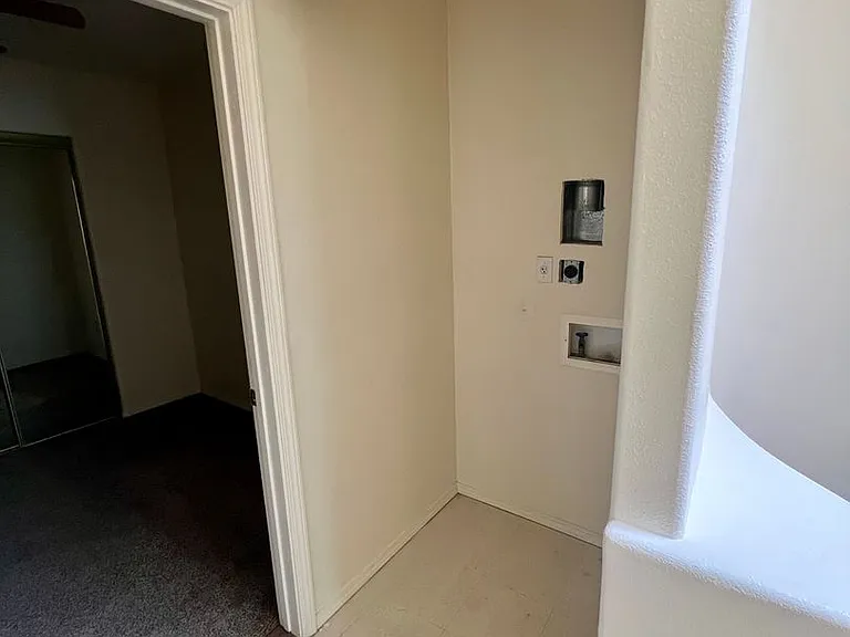Modern Condo-Style Living Near Nob Hill & UNM $300 Off Move-In Special at The Spirals Apartments — Photo 51