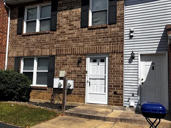 8 & 8A Vane Ct, New Castle, DE 19720