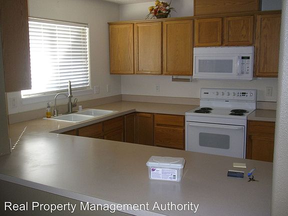 5th image of 4608 NE 56th St