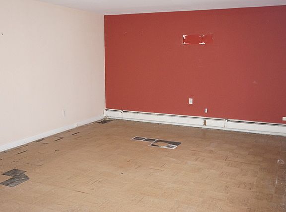 2nd image of 2606 W Richmond St