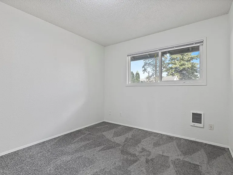 Briar Rose Apartments — Photo 11