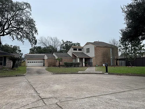 18002 Hollywell Dr Photo 1