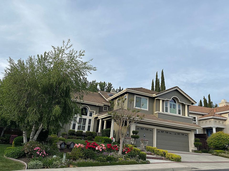1st image of 667 Dunhill Dr