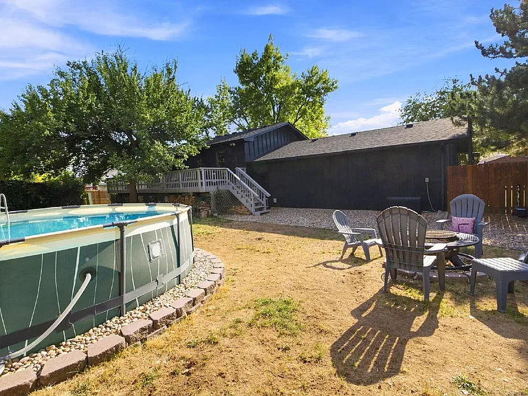 702 Squire St — Photo 32