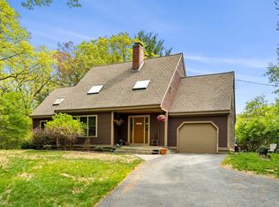 98 Pineswamp Rd, Ipswich, MA 01938