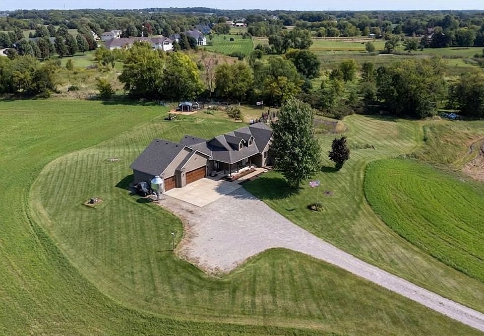 1st image of 25250 Tucker Rd