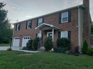208 Lake View Ln, Oak Ridge, TN 37830