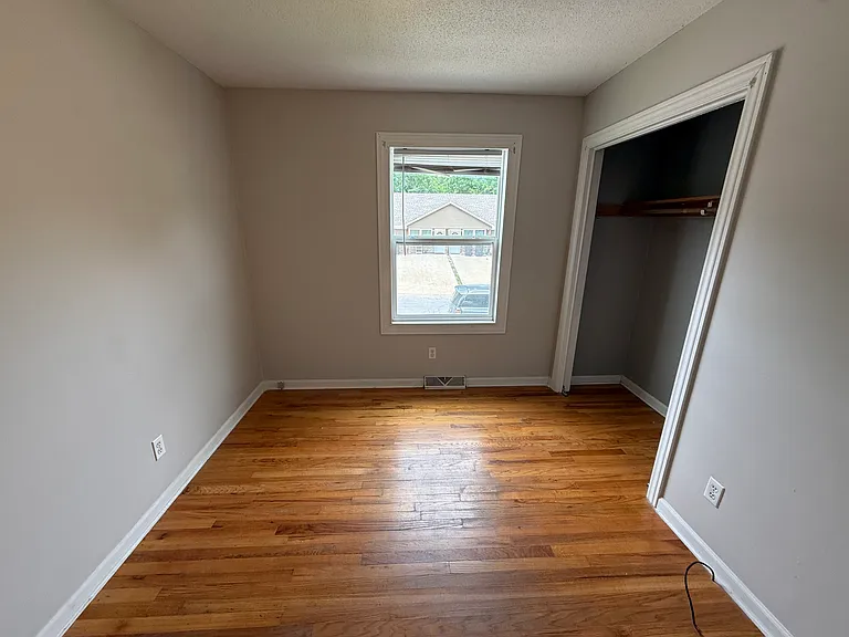 708 E Culton St — Photo 7