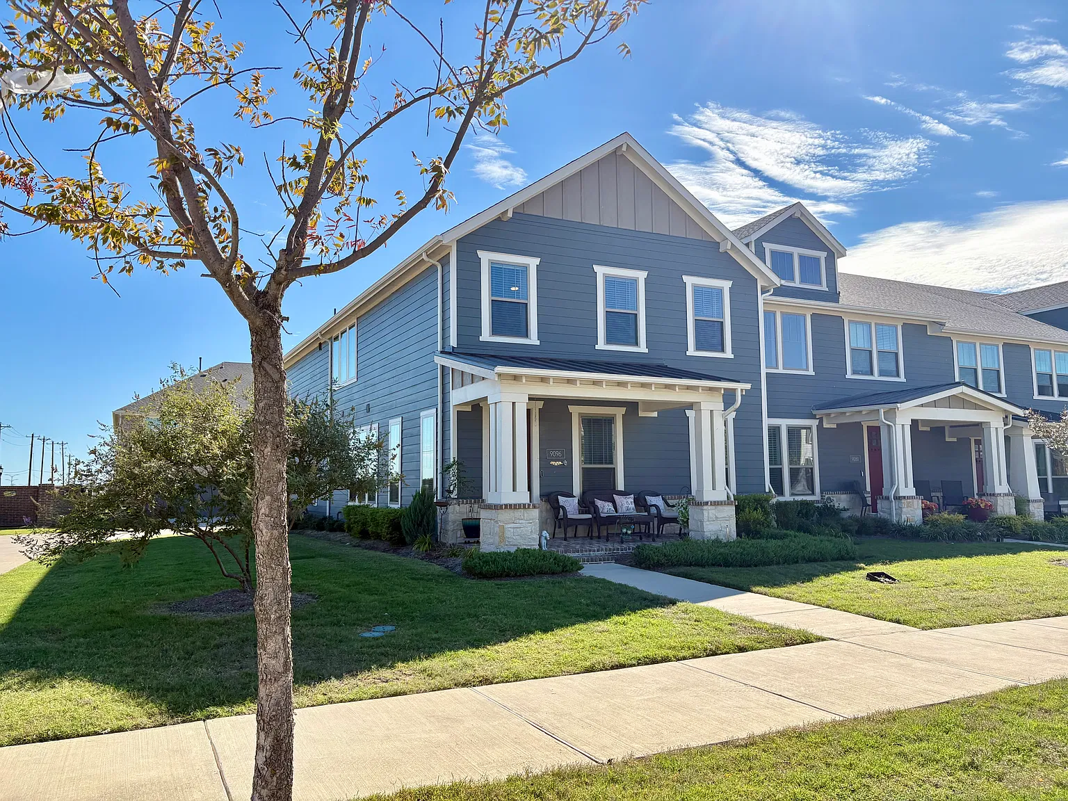 3 bed, 2.5 bath, 2194 sqft, $3,100 — Photo 1