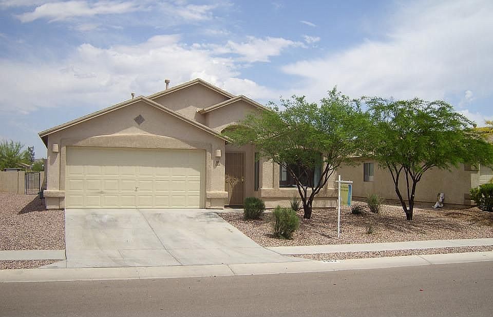 Easy Care Desert Front Yard