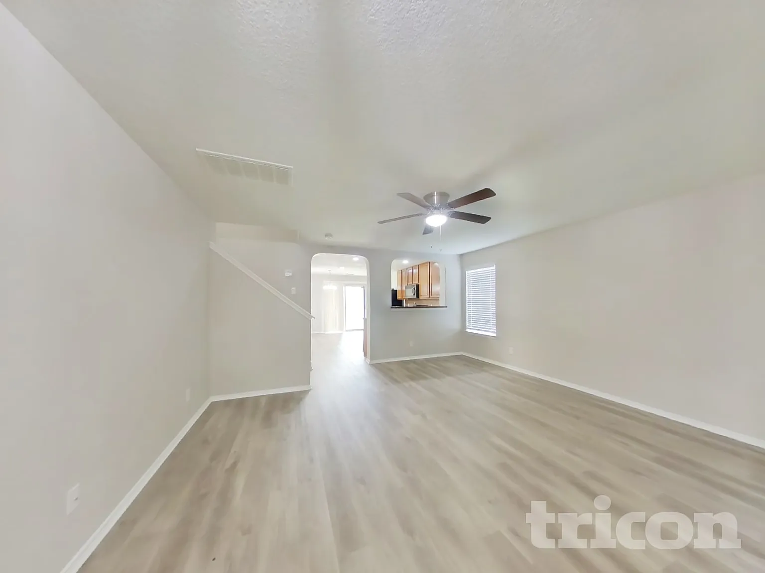 2338 Cloudbait View Converse TX — Photo 4