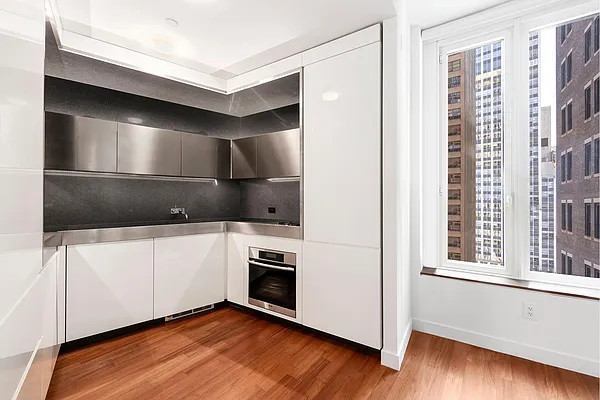 Sold by Douglas Elliman | media 24