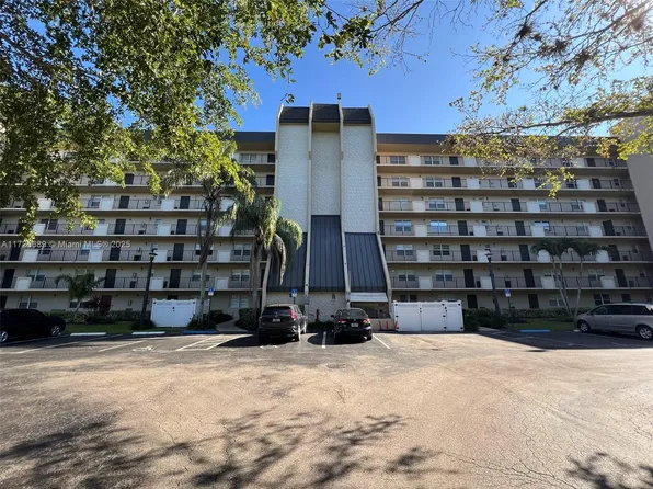 3300 W Rolling Hills Cir APT 102, Fort Lauderdale, FL 33328