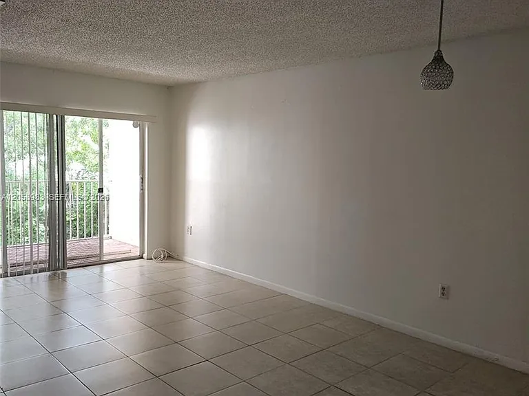 15721 SW 137th Ave #204 — Photo 8