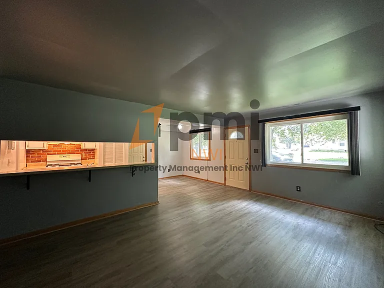 6974 Fillmore Dr — Photo 3
