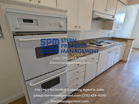 5th image of 1541 N Hayworth Ave APT 101
