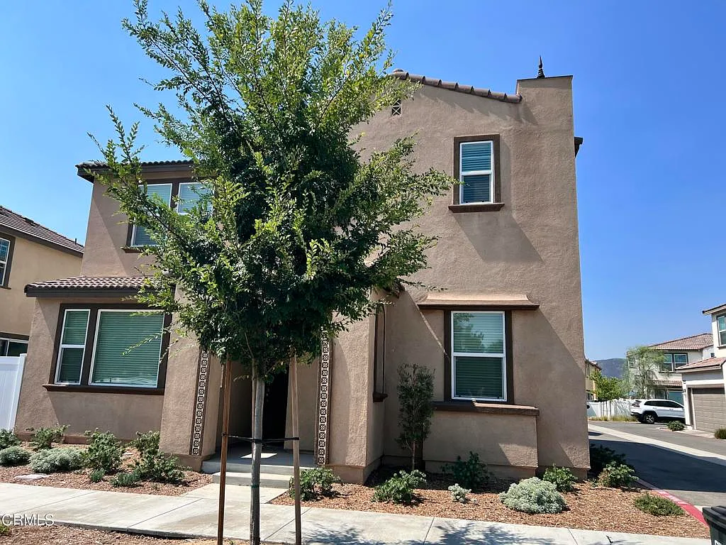 4 bed, 3.0 bath, 2112 sqft, $3,800 — Photo 1
