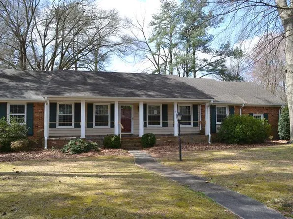1220 Kingsway Dr, Chesapeake, VA 23320
