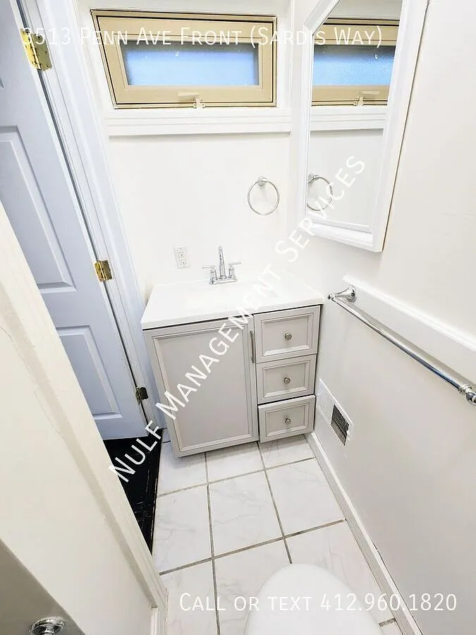 2 bed, 1 bath + 2 half bathrooms in Lawrenceville — Photo 3