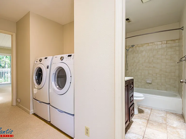 2931 Leotar Cir — Photo 18