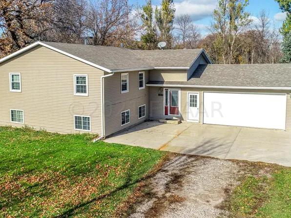 7605 Brink Dr, Horace, ND 58047